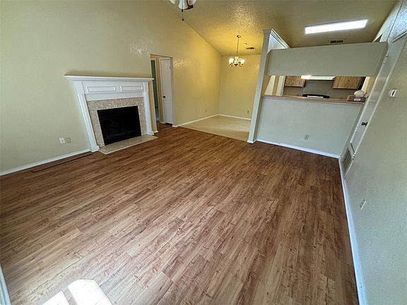 2nd image of 2035 Redwing Way