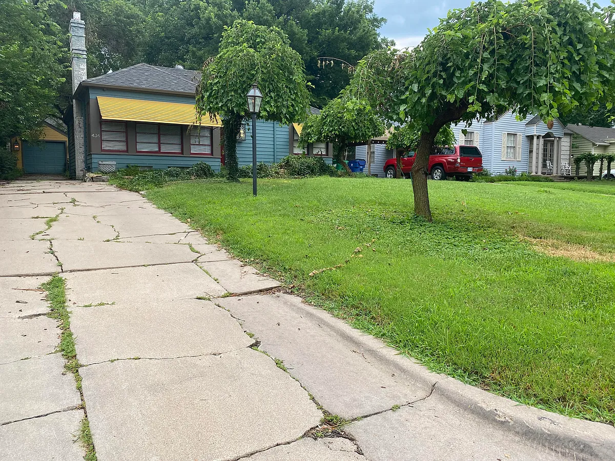 Building Photo - 436 N Harding Ave