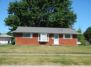 8823 Independence Dr, Sterling Heights, MI 48313