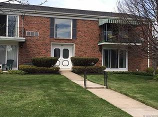 325 S Cayuga Rd #B, Amherst, NY 14221