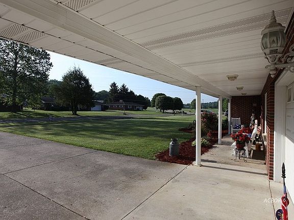 2nd image of 636 Debbie Dr