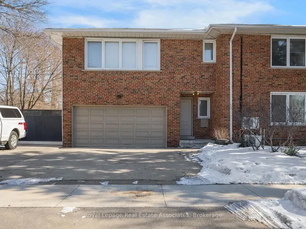 69 Oldham Rd, Toronto, ON M9A 2B9