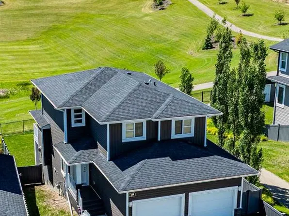 19 N Vanveller Way, Sylvan Lake, AB T4S 0M4