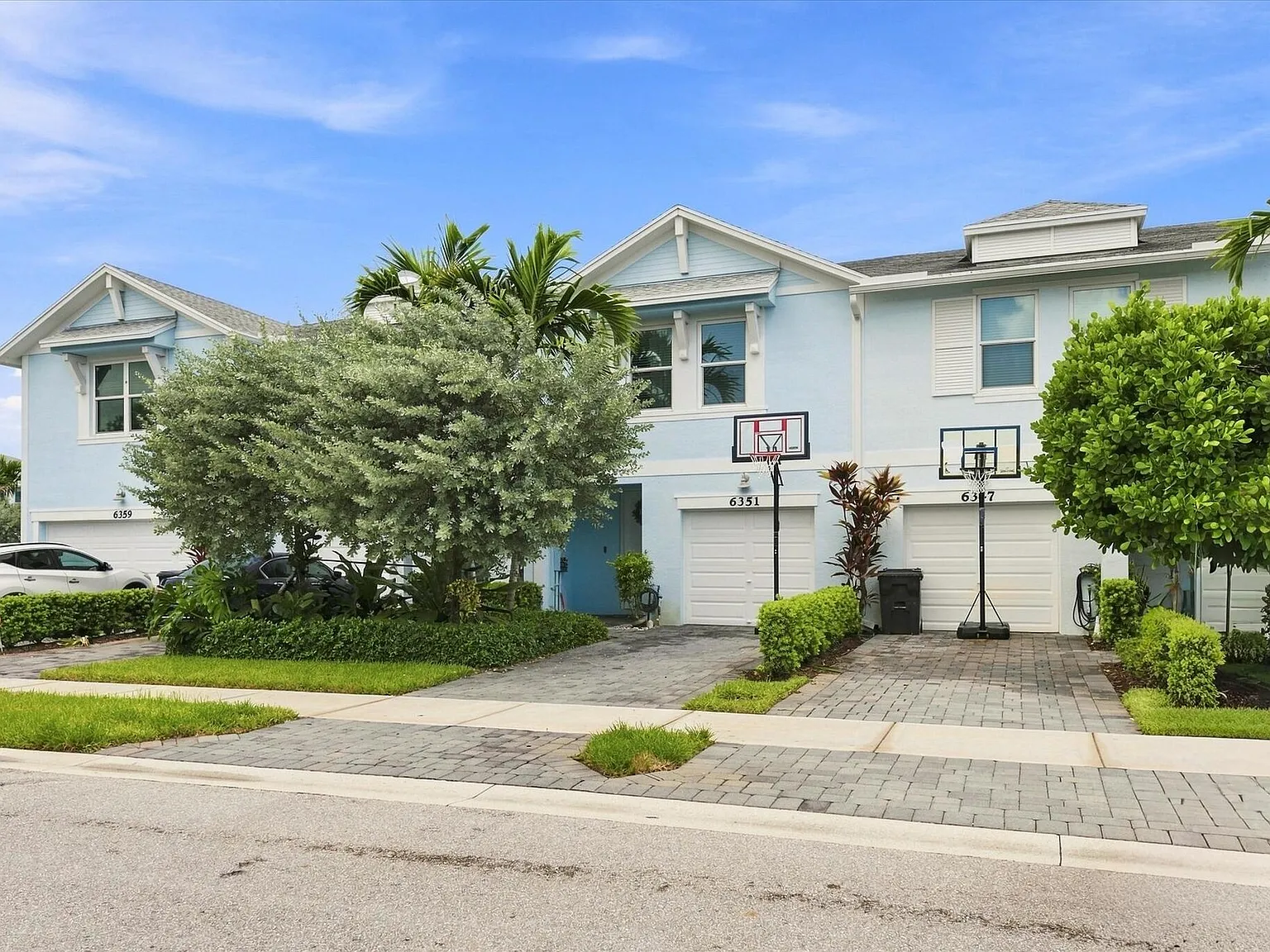 3 bed, 2.5 bath, 1498 sqft, $2,950 — Photo 2
