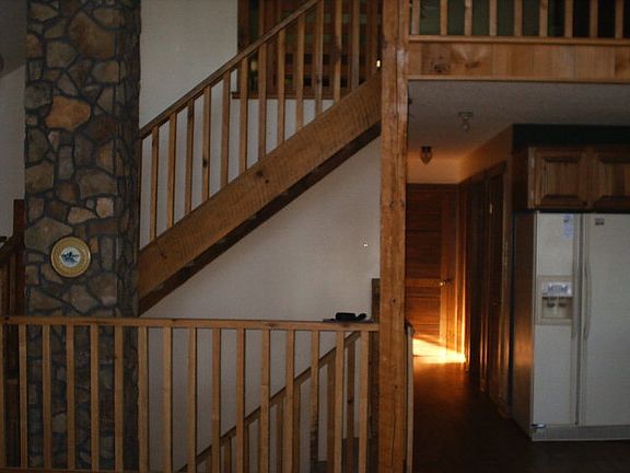 4th image of 905 Indianhead Ln