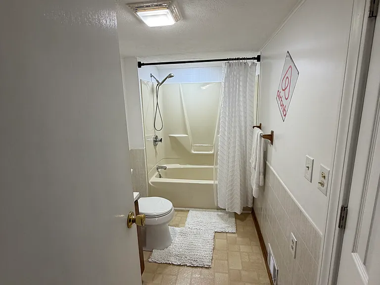 141 N Milton St — Photo 26