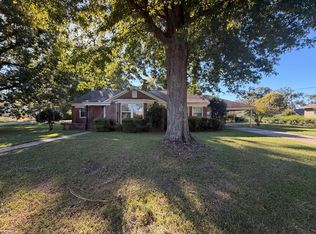 216 5th St SE, Aliceville, AL 35442
