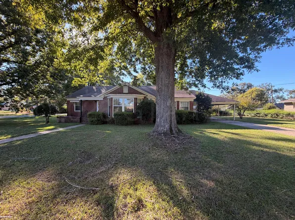 216 5th St SE, Aliceville, AL 35442