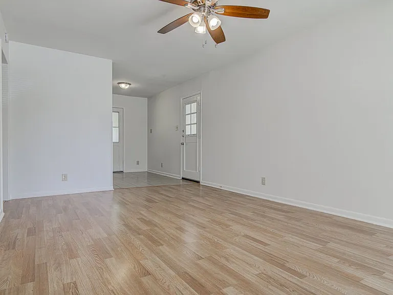 8406 Burrell Dr — Photo 5