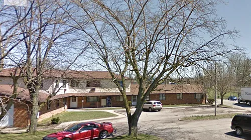 475 Portland Way N Photo 1