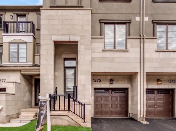 1375 Kaniv St, Oakville, ON L6M 5P3