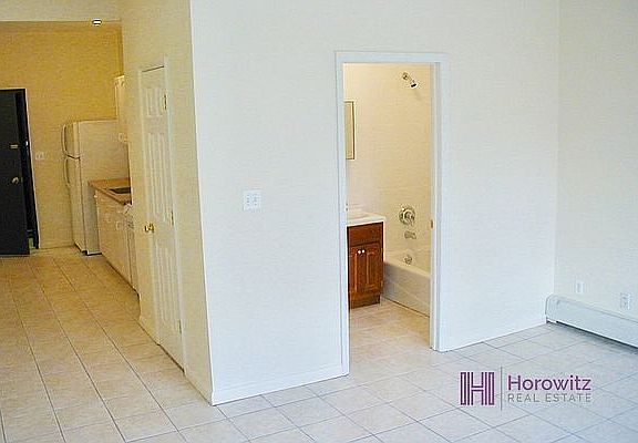 5th image of 25-40 37th St #3B
