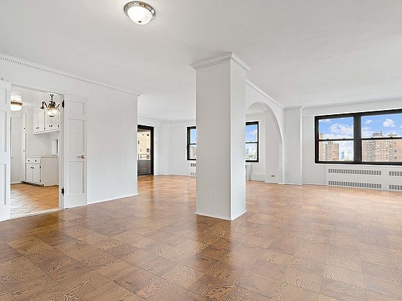 4th image of 210 Broadway