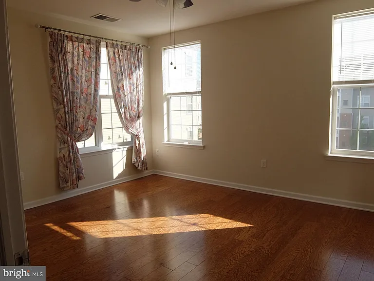 1132 Halifax Pl — Photo 25