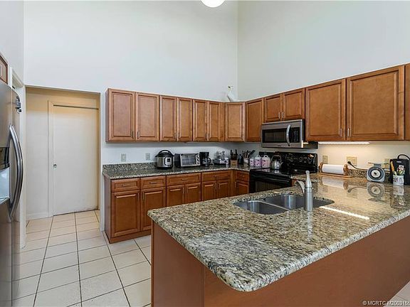 4th image of 4341 SW Dundee Ct