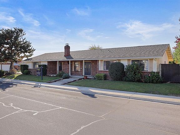 3rd image of 44 Black Pine Way