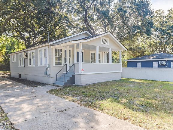 2nd image of 270 McDonnell Ave