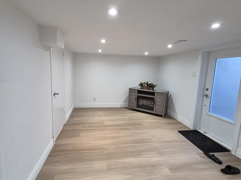 7 Ellsworth Ave #C — Photo 3