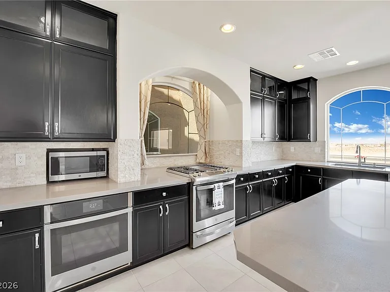 9770 Hawk Crest St — Photo 21
