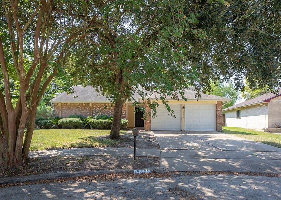 1st image of 15803 Cerca Blanca Dr