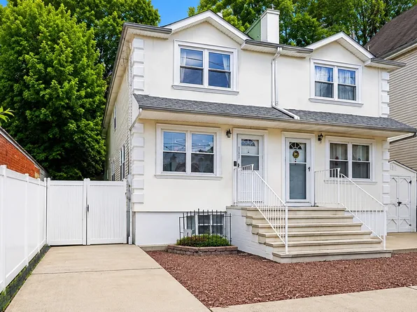 137 Lafayette Ave, Staten Island, NY
