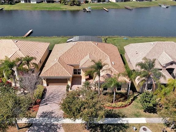 2nd image of 3585 Somerset Cir