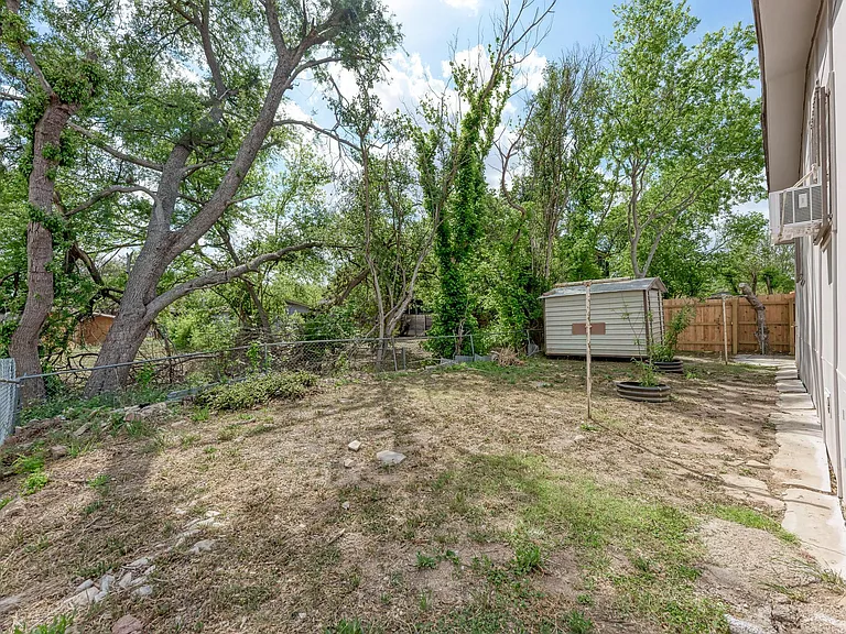 4701 Bandera Rd — Photo 33