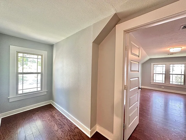 802 Hamvasy Ln — Photo 49