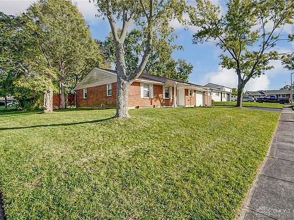3rd image of 7118 Almont Pl