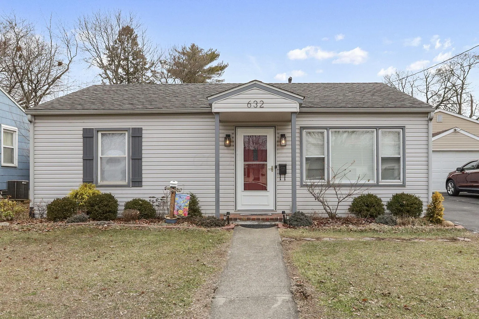 632 Blaine Ave photo 1