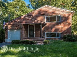 37 Hillwood Dr, Huntington Station, NY 11746