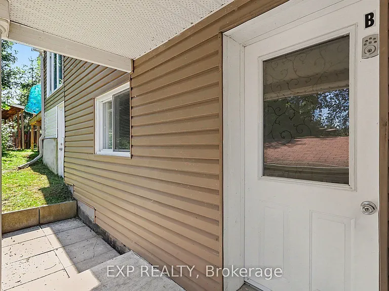 2055 Victoria St #B — Photo 3
