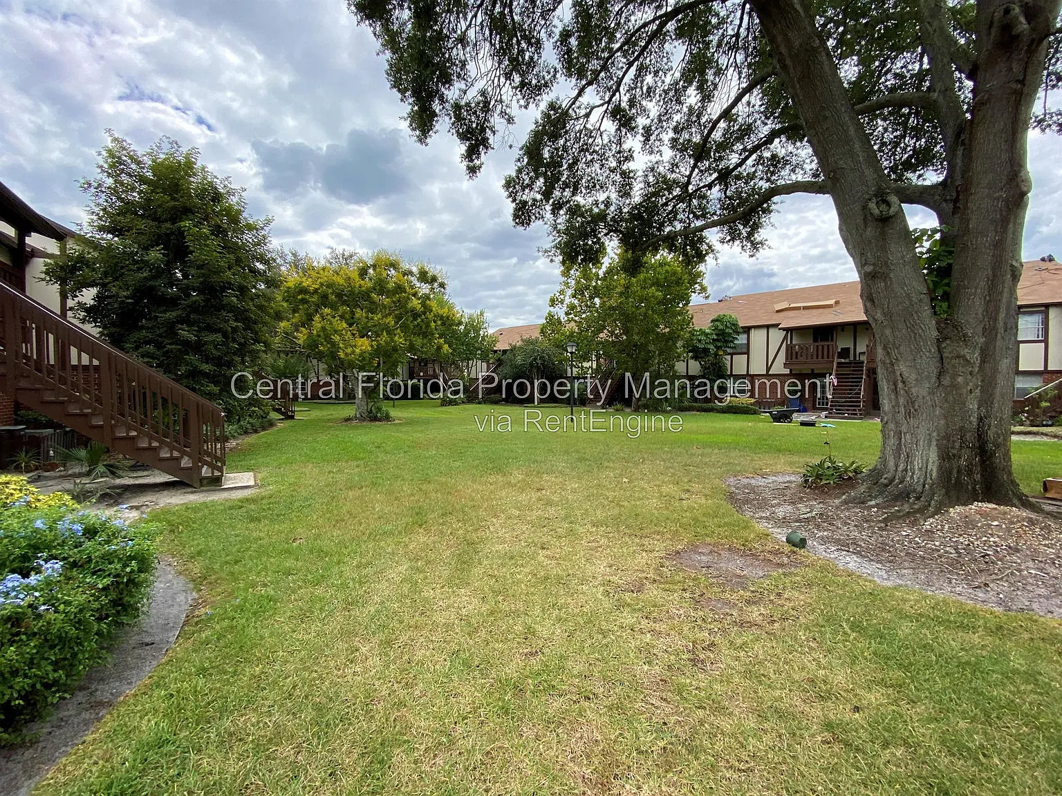 2 bed, 2.0 bath, 971 sqft, $1,575 — Photo 2
