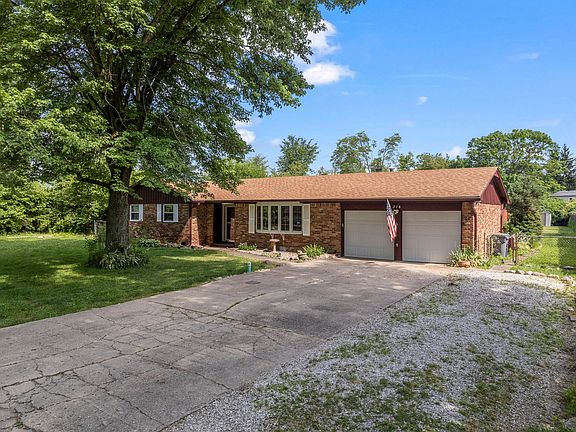 3rd image of 218 White Oak Dr