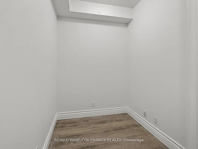 9471 Yonge St #230 — Photo 16