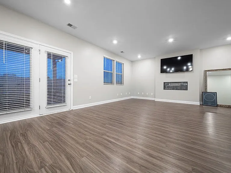 138 Millbrook Dr — Photo 7