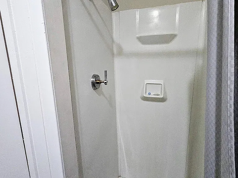 4 bed, 2.5 bath, 1811 sqft, $2,680 — Photo 4