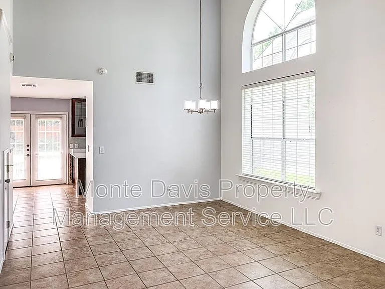 11506 Gun Fight Ln — Photo 10
