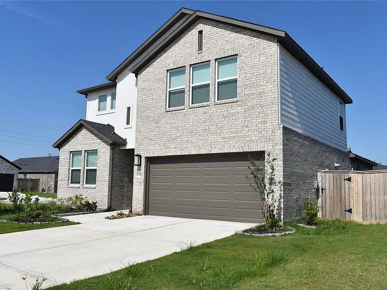9742 Burlington Bristol Dr — Photo 4