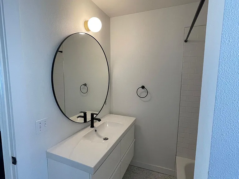 1206 N Anderson St — Photo 9