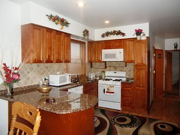 3rd image of 5213 S Mulligan Ave #1