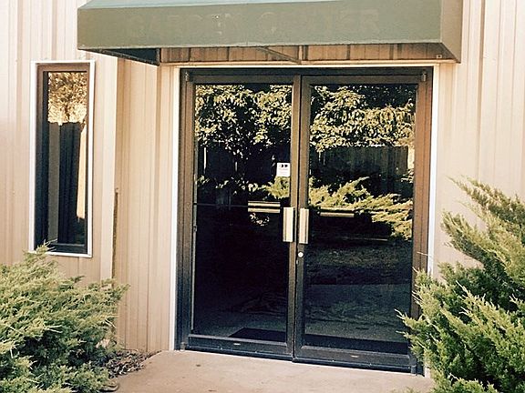 3rd image of 1023 W 1st St