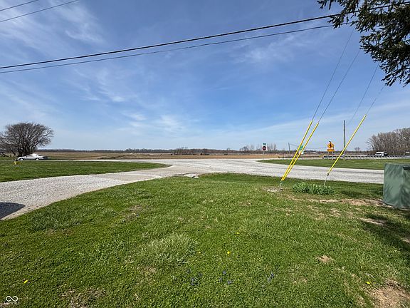 2nd image of 5819 Schleter Rd