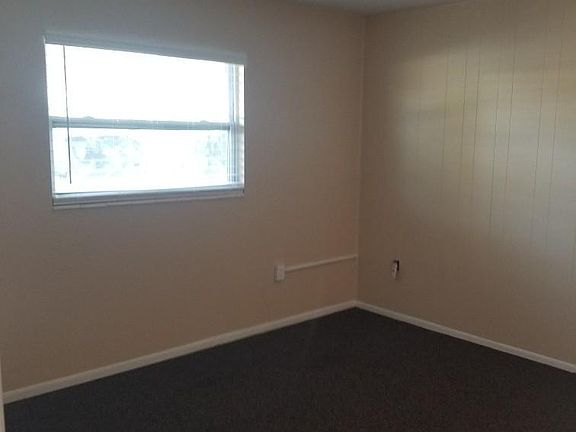 5th image of 276 Tyler Ave #1A