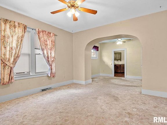 4th image of 445 W Canedy St