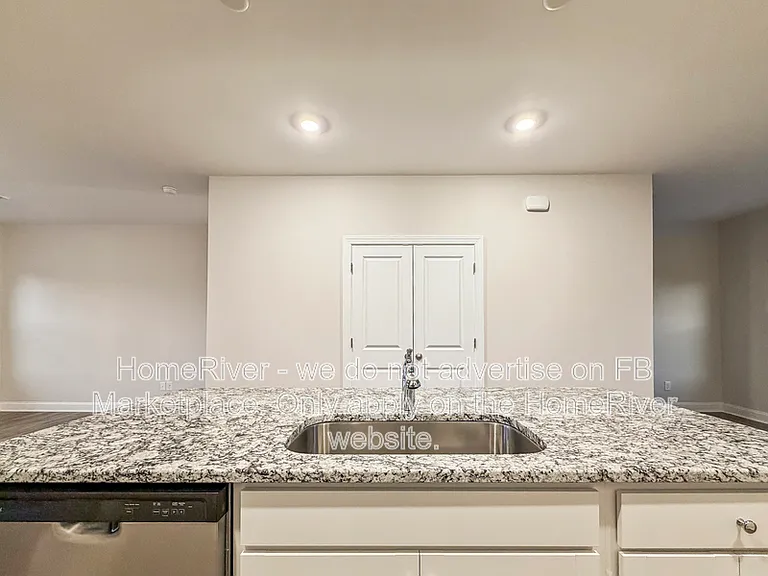 2021 Fishamble St — Photo 7