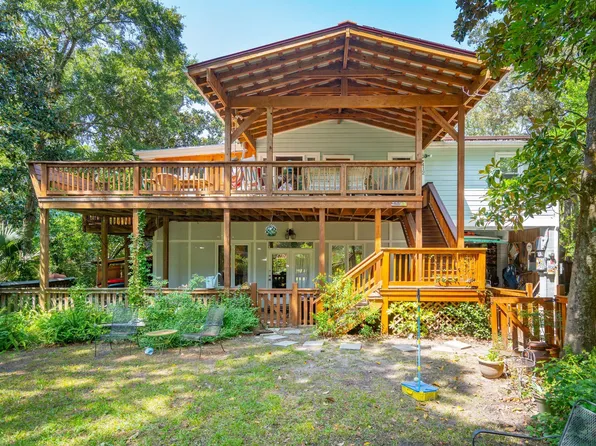 412 E Hudson Ave, Folly Beach, SC 29439