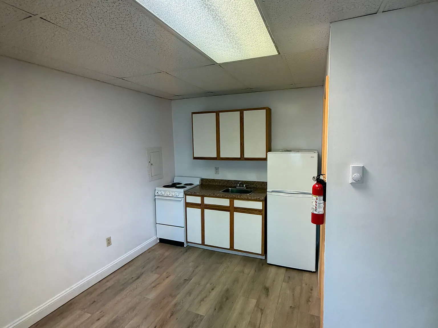 Studio, $650 — Photo 1