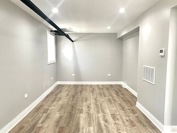 5th image of 1214 W Rosemont Ave #1224-G