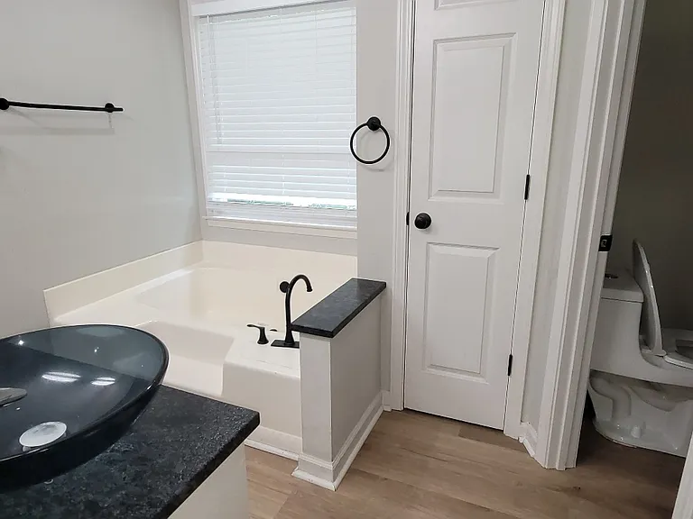 21 Market Cir — Photo 16